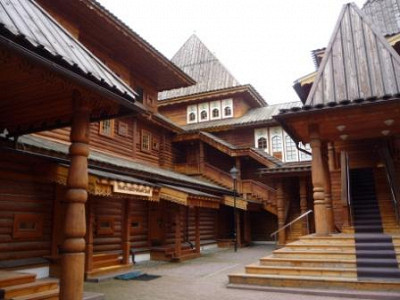 Внутри дворца