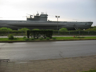Подводная лодка U-995