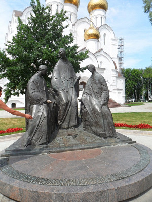 Памятник Троице