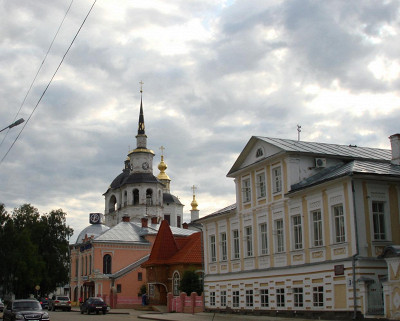 Городская улица