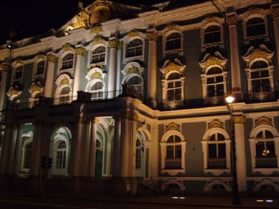 Эрмитаж в ночное время