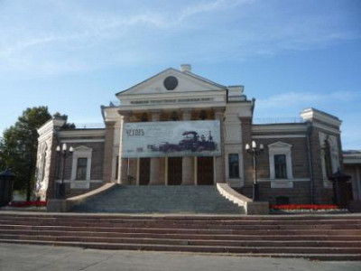 Фасад театра.