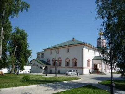 Церковь Богоявления с трапезной.