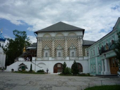 Вид на Трапезный храм
