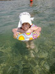 А водичка чистая-чистая!