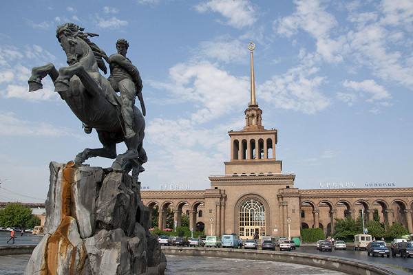 Авиабилеты в Ереван