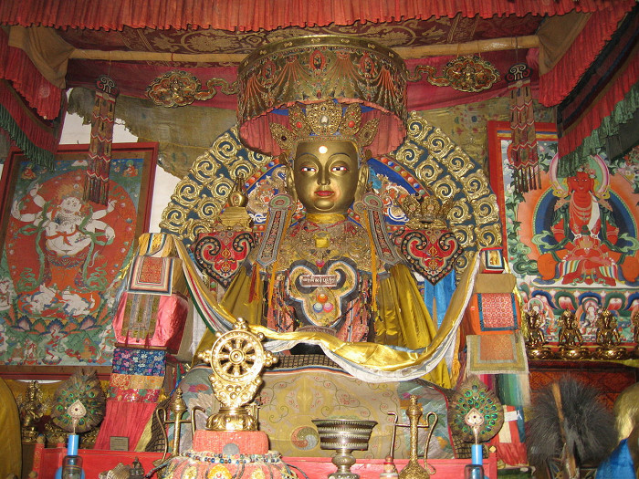 Монастырь Эрдэни-Дзу, статуя Будды Ихэ-Дзу
