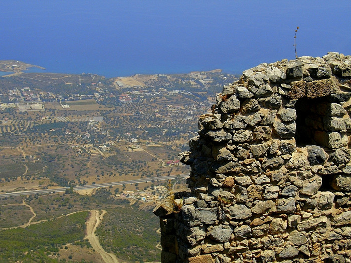 Вид на город, Замок Святого Иллариона, Северный Кипр