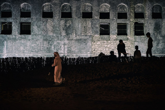Крепость Каср-аль-Хосн в Абу-Даби вечером