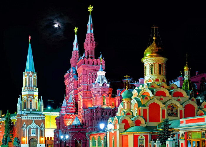 Московский кремль в ночном освещении