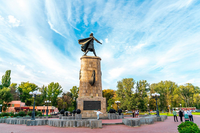 Памятник Петру Великому в Липецке