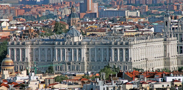 Королевский дворец в Мадриде, вид со смотровой площадки Faro de la Moncloa