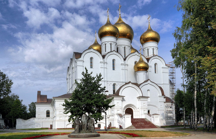 Успенский собор в Ярославле, общий вид