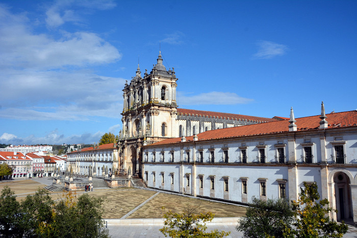 Монастырь Санта-Мария-де-Алкобаса