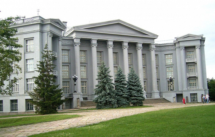 Национальный музей истории в Киеве, фасад