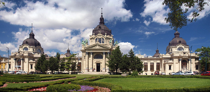 Купальня Сечени в Будапеште