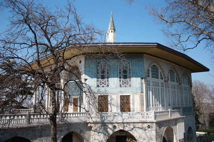 Внутренний дворик Топкапи Палас в Стамбуле