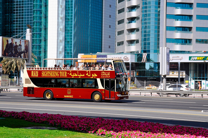 Туристический автобус в Дубае