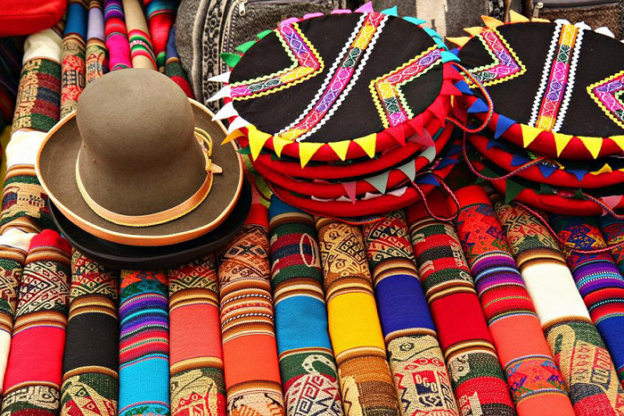Местные Перуанские одежды