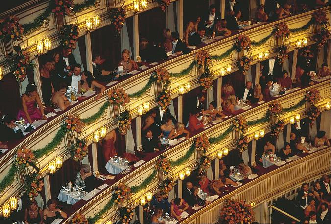 Бал в Венской опере, Австрия