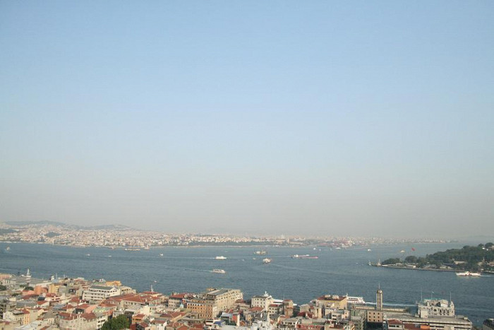 Вид на залив Золотой Рог в Стамбуле, Турция