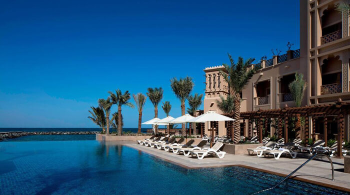 В-Эмираты-снова-можно-8-лучших-отелей-Шарджи-с-собственным-пляжем1 tiny