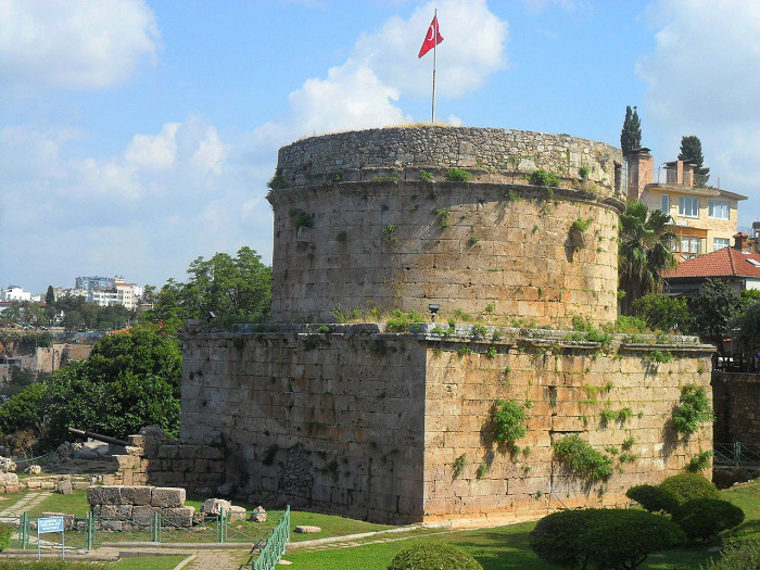 Башня Хыдырлык, римское сооружение II века н. э.