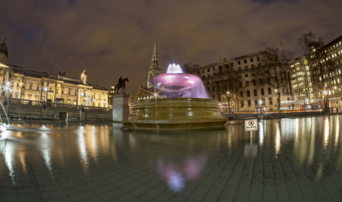 Один из фонтанов на Трафальгарской площади, Лондон
