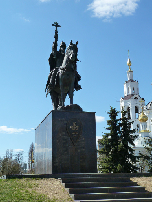 Памятник гуртьеву в орле фото