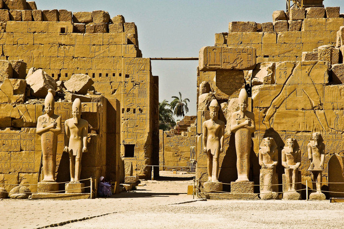 Вход в Луксорский храм