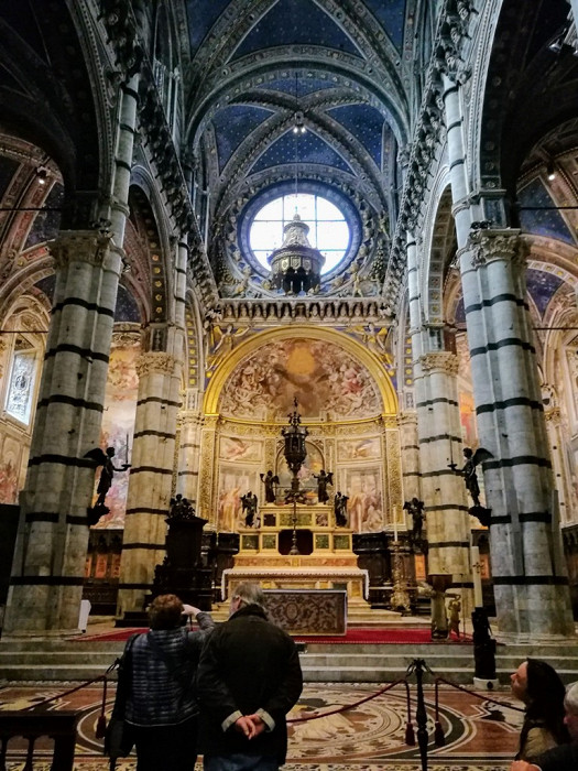 Внутренние красоты Сиенского собора, Италия