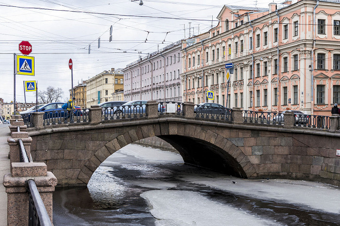 Каменный мост в Санкт-Петербурге