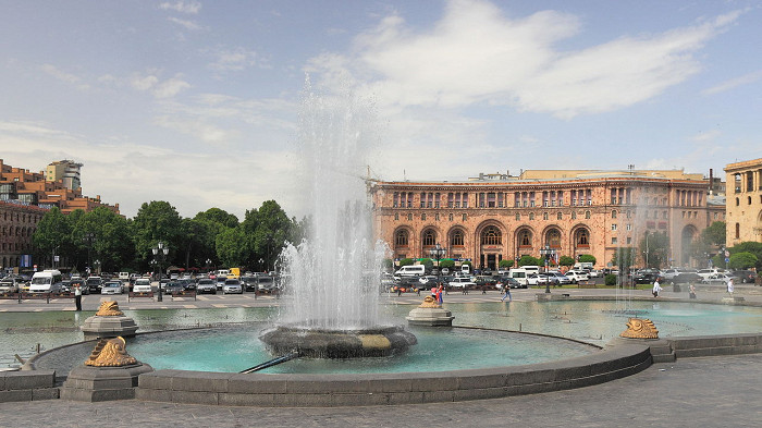 Ереван, фонтаны на площади Республики