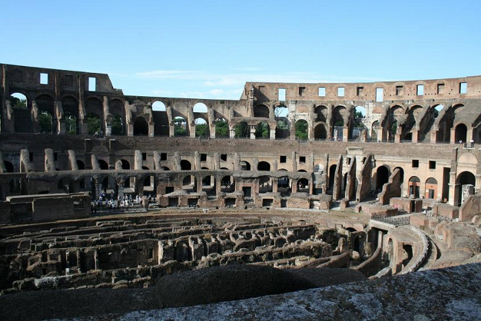 Римский колизей вид внутри, Италия