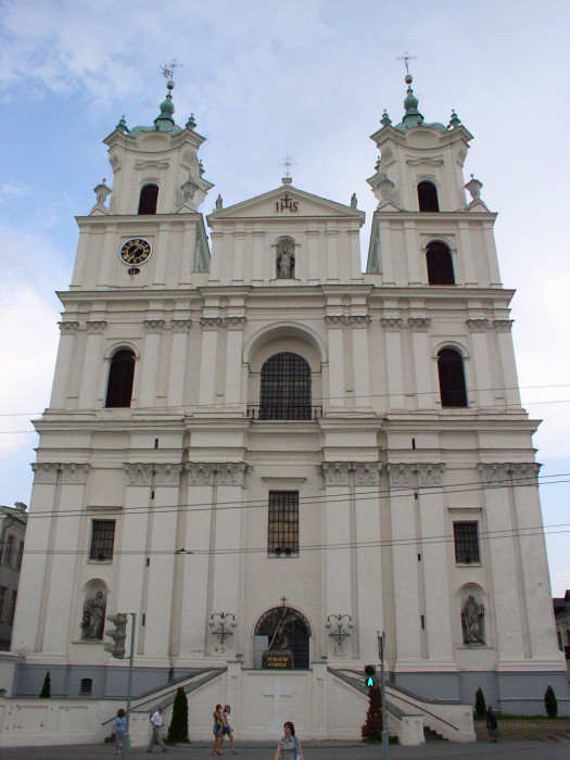 Кафедральный костел Святого Франциска Ксаверия, фасад