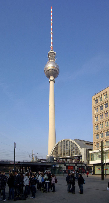Берлинская телебашня, самое высокое сооружение Германии