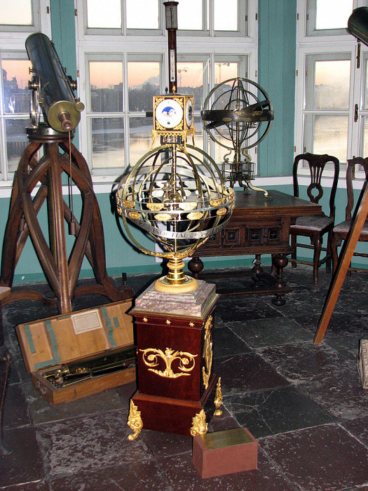 Кунсткамера, инструменты первой астрономической обсерватории Академии наук