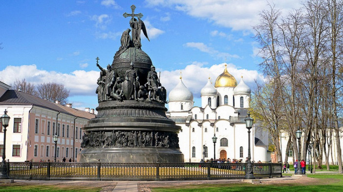 Памятник Тысячелетие России, в Великом Новгороде