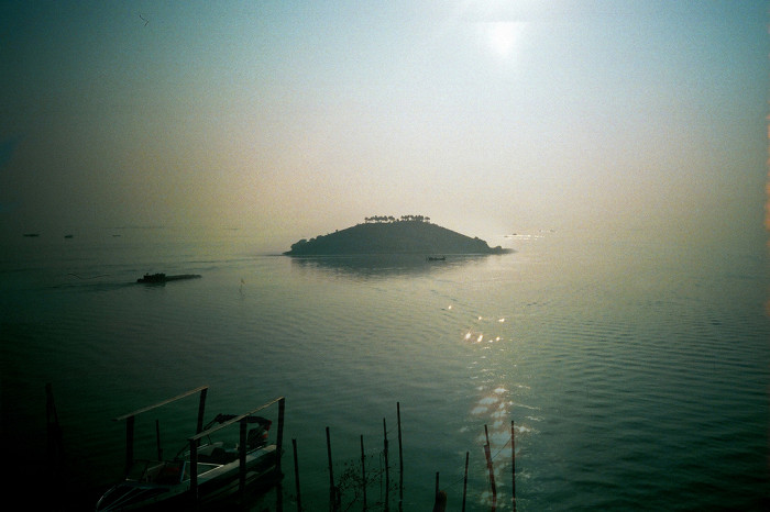 Остров на озереТайху