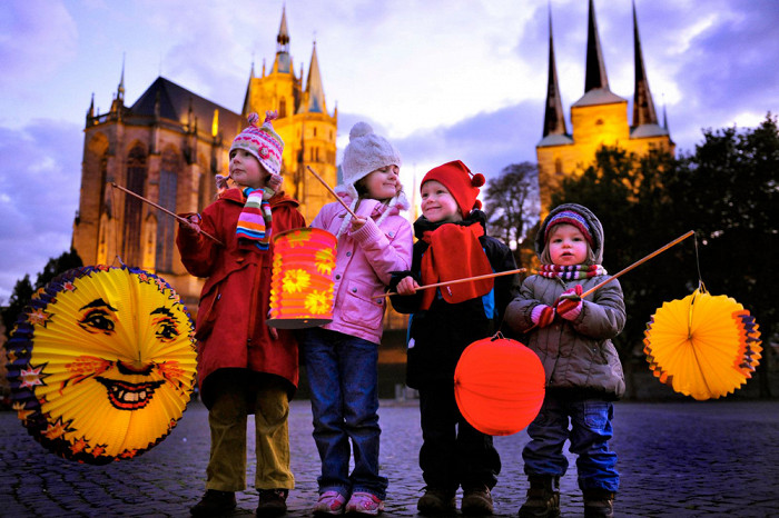 Детишки с фонарями в Эрфурте