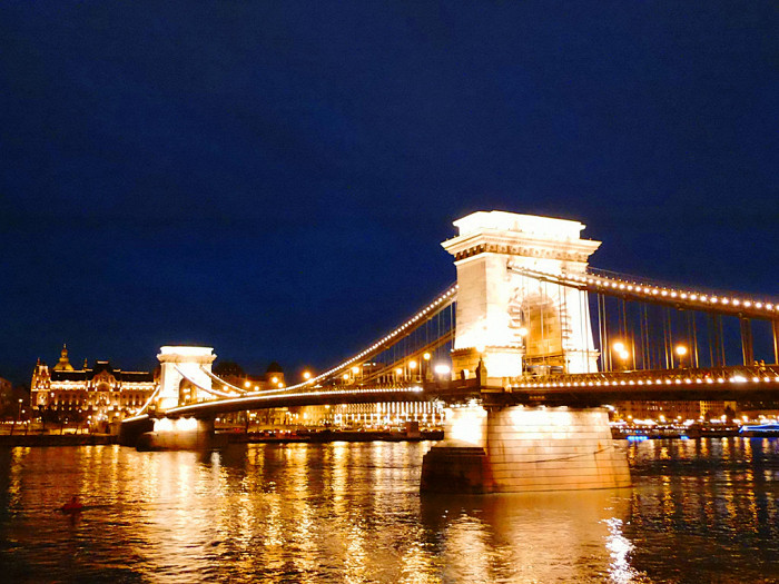 Цепной мост, вечер в Будапеште