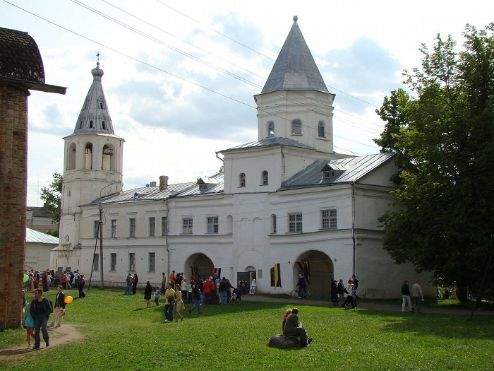 Белая башня великий новгород фото