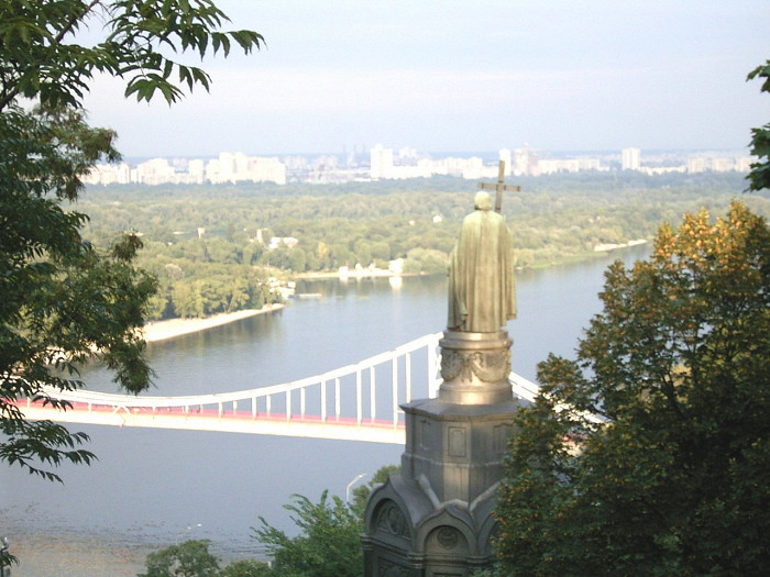 Владимирская горка в Киеве, вид на Днепр