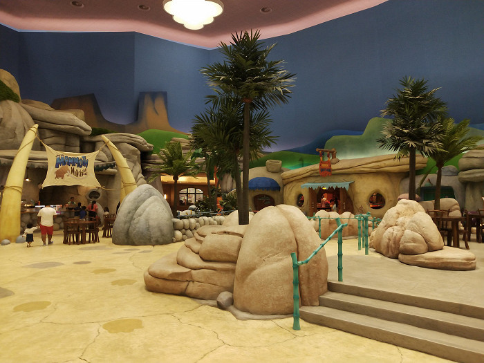Парк развлечений Warner Bros World в Абу-Даби
