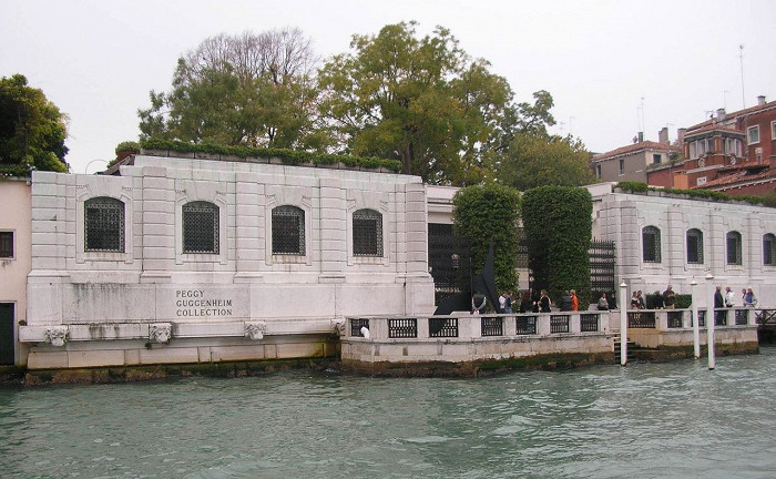 Музей Пегги Гуггенхайм на Большом канале в Венеции