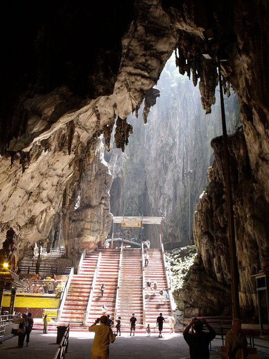 Пещеры Бату, вход