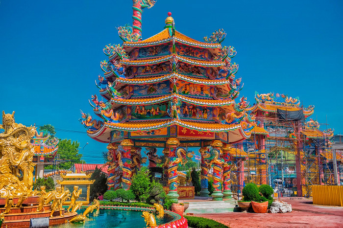 Китайский храм в Бангсаене