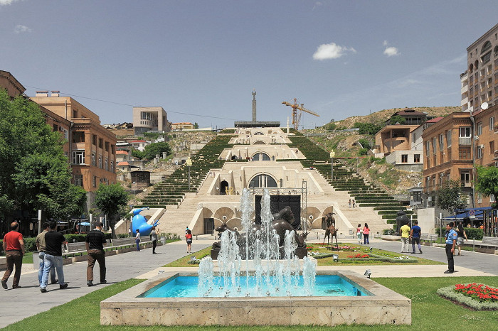 Каскад в Ереване, многоярусная смотровая площадка