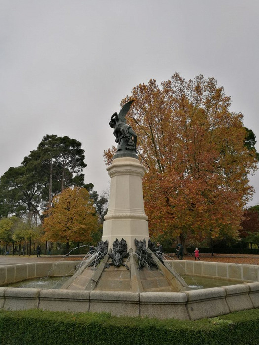Памятник Альфонсо XII в парке «Буэн-Ретиро», Мадрид
