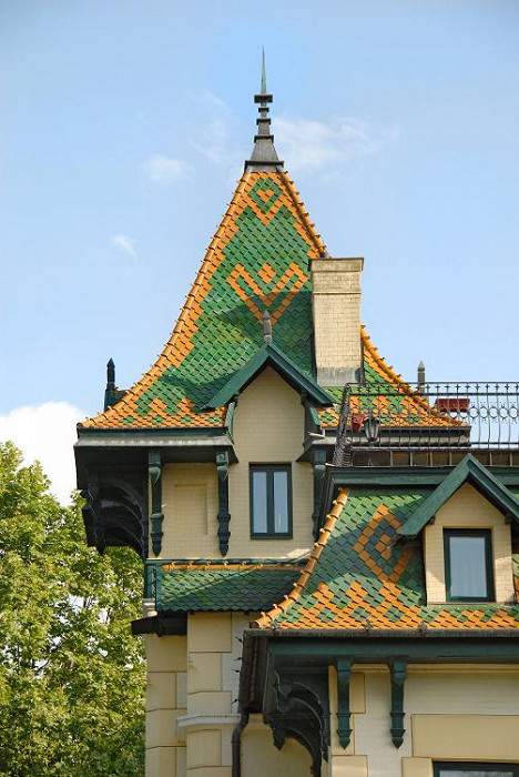 Разноцветные крыши особняков в Суботице